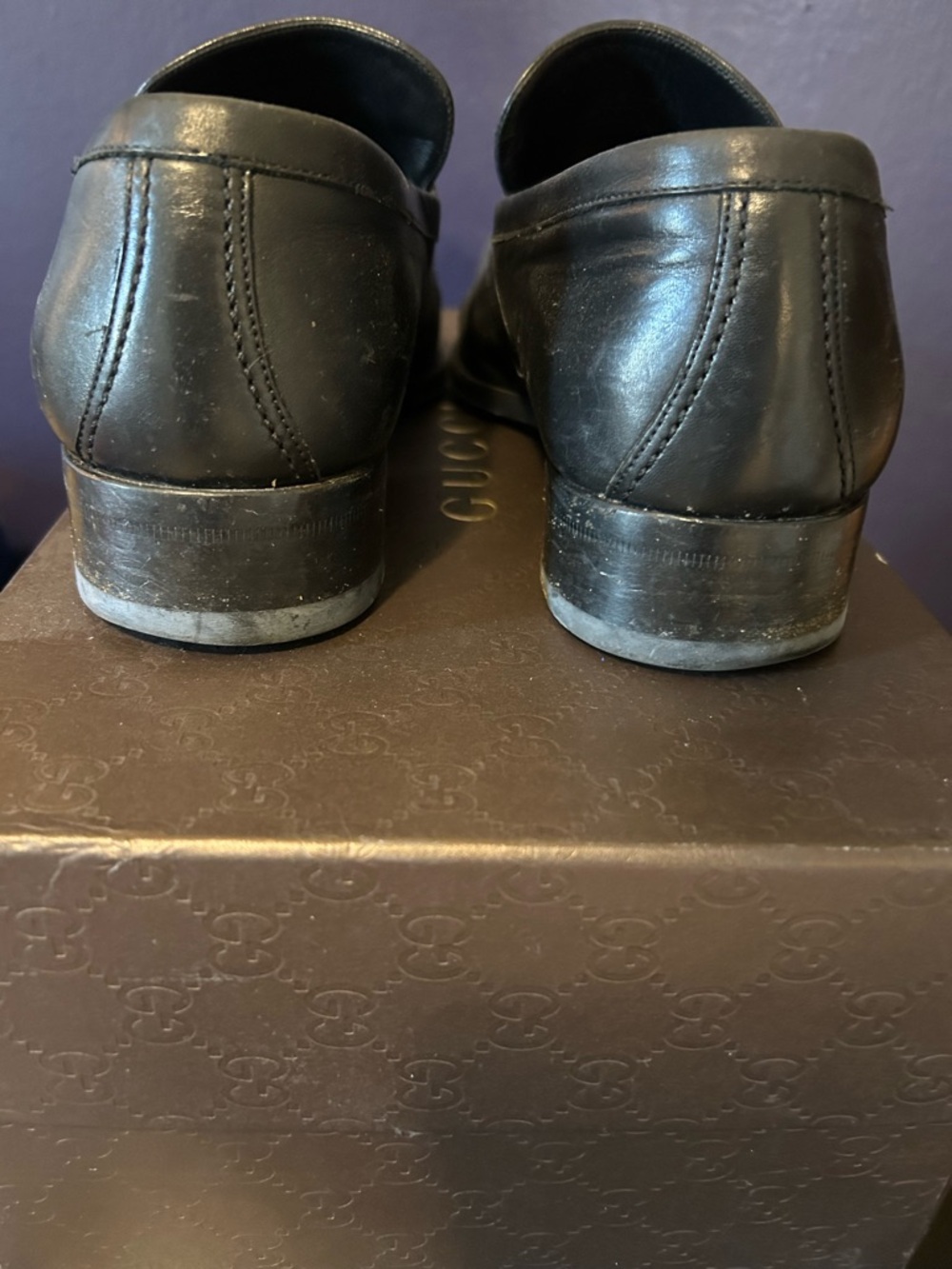 Gucci Black Leather Slip-On Loafers with Interlocking G Accent - Picture 6 of 7